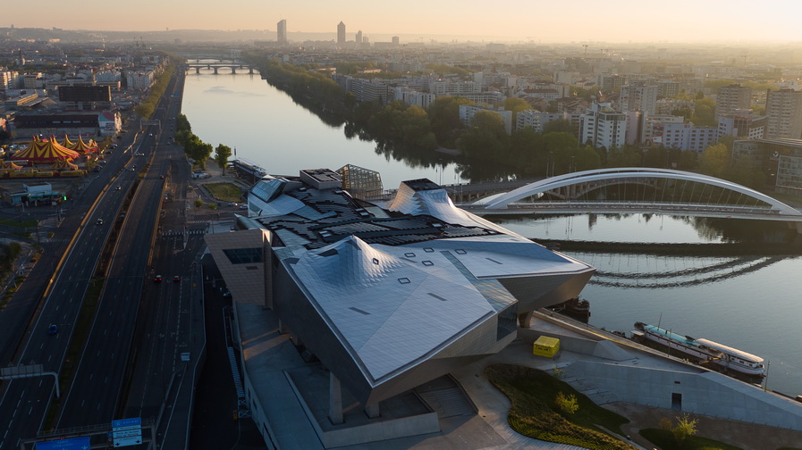 Prise de vue aérienne de Lyon par photographe drone